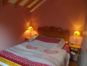 3 bedrooms, travel cot, free WiFi