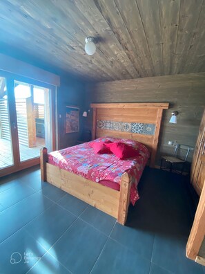 5 soverom, strykejern/-brett, wi-fi (inkludert) og sengetøy