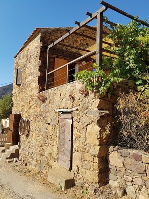 Exterior - Traditional house, spectacular view of the Gulf of Porto (Partinello)
