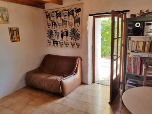 Books, stereo, offices - Traditional house, spectacular view of the Gulf of Porto (Partinello)
