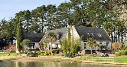 Belle Dépendance dans propriété , bord de mer et golf