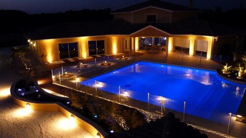 VILLA 12 persons / swimming pool / indoor and outdoor jacuzzi / Mediterranean garden.