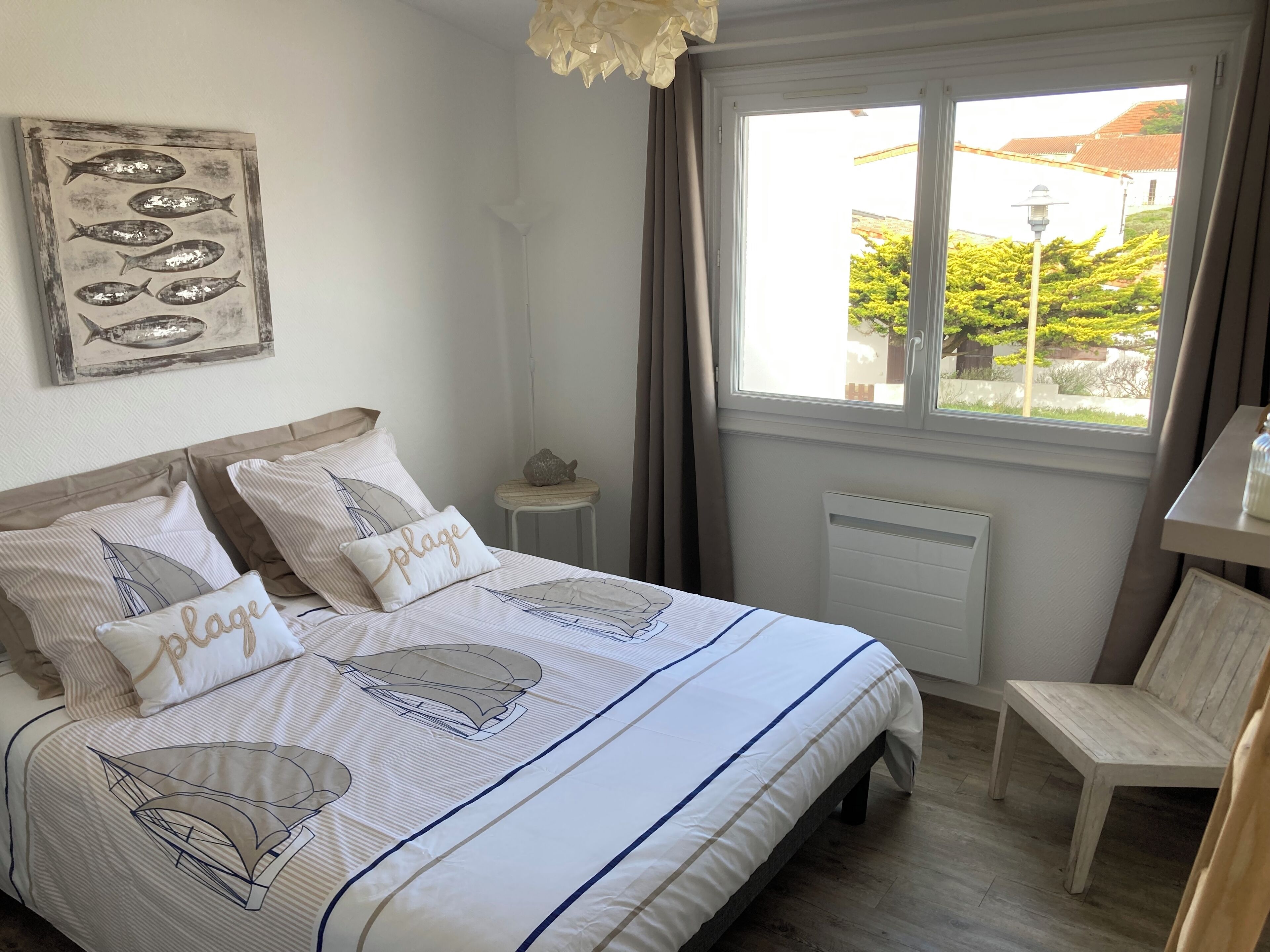 2 bedrooms, iron/ironing board, travel cot, free WiFi