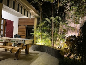 Outdoor dining - 500m from the beach: VILLA in ST GILLES (BOUCAN CANOT) + optional bungalows (Boucan Canot)