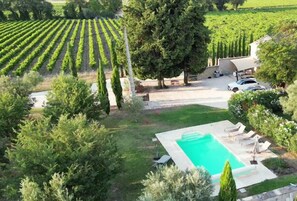 Outdoor pool, a heated pool - Le bon Louis, country house with private pool between Vaison la romaine and Grignan (Richerenches)