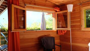 5 habitaciones, tabla de planchar con plancha, cuna de viaje y wifi