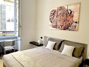 2 bedrooms, desk, iron/ironing board, travel cot