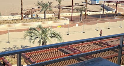 Face a la mer, la 'grande bleue' Ă vos pieds, vue imprenable a 20 m de la plage