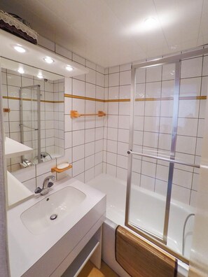 Badewanne, Haartrockner