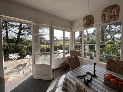 7-person villa above the village of L'Herbe, 3 minutes' walk from the beach