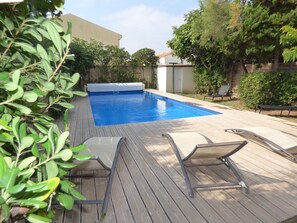 حمّام سباحة خارجي