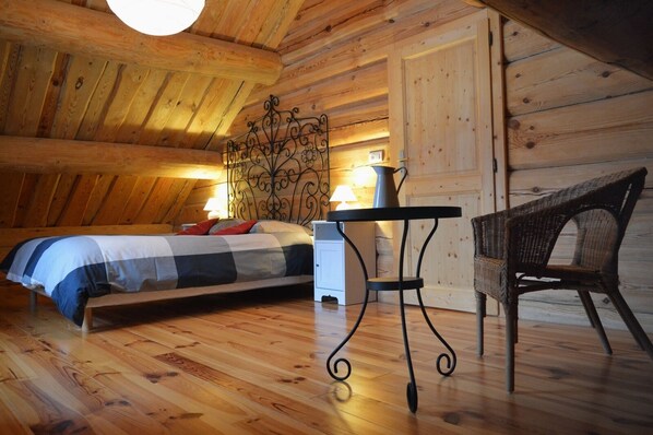 3 habitaciones, tabla de planchar con plancha y cuna de viaje 