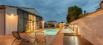 Magnificent LOFT with private heated swimming pool *.