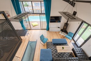 Smart TV, futbolito, tenis de mesa y libros