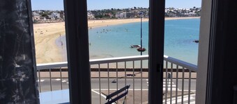 Leilighet føtter i vannet i Erquy fantastisk havutsikt!