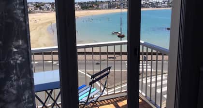 Apartment feet in the water in Erquy breathtaking sea views!
