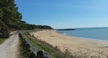 Bright and comfortable 3-room house in Saint-Palais, facing the sea