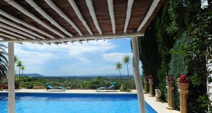 Large and quiet charming property in the heart of olive trees- 7 mn of the beach