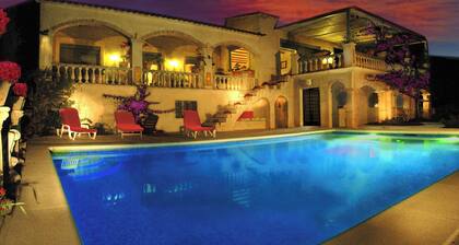 LA ESQUELLADA- calme PROPRIETE DE CHARME 10 000 m2 Ă 7 minutes de la plage