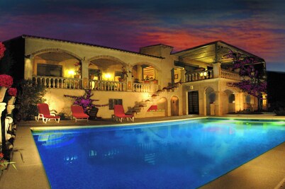 Large and quiet charming property in the heart of olive trees- 7 mn of the beach
