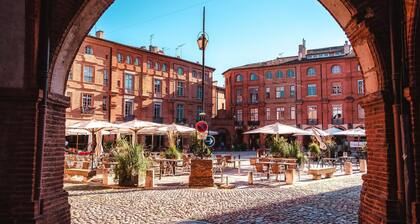 Old farmhouse in the countryside with private pool for 6-8 people