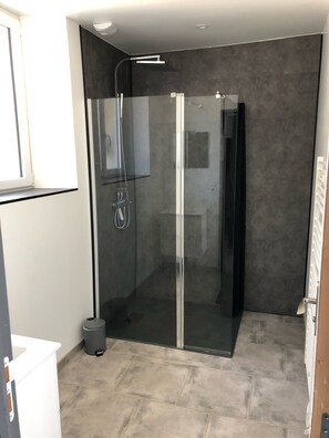 Bathroom - Gite in "the city" (lithaire)