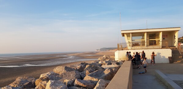 Beach nearby, sun-loungers