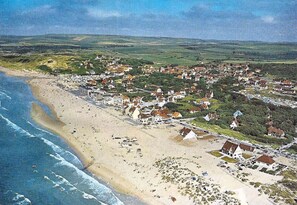 Plage à proximité, chaises longues