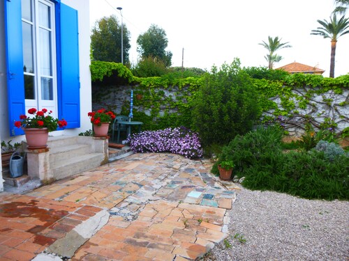 Coquette provenzalisches Haus in Südlage mit Meerblick in Strandnähe