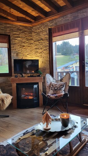 Ski in ski out, comfort & stunning views in this charming chalet-style duplex