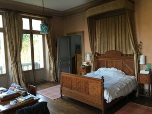 7 quartos, ferros/tábuas de passar roupa, Wi-Fi de cortesia