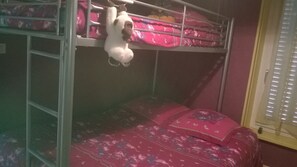 1 chambre, fer et planche à repasser, lit parapluie, Wi-Fi