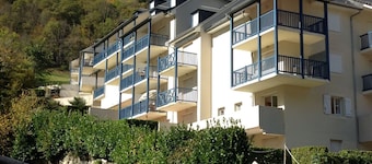 Cauterets. Duplex T3 47m2 6 hengelle. PysÀköinti. iso parveke nÀköalalla.