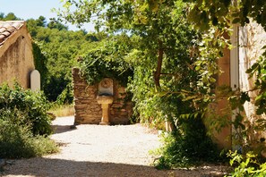 Enceinte de lâhĂ©bergement