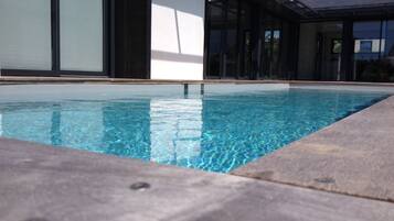 Piscine extérieure, piscine chauffée