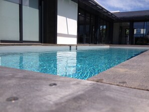 Outdoor pool, a heated pool - Magnificent villa with heated pool close to beaches (Arzon)