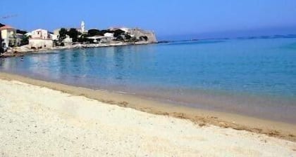 Algajola - New wooden air-conditioned chalet for 4/5, 1 km away from the beach