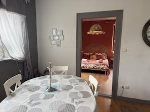 Dining - Gite of charm, very cozy located in the heart of the Alsatian vineyard under the castles (Ribeauvillé)