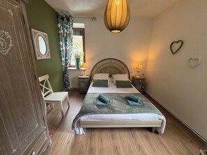 3 chambres, fer et planche à repasser, Wi-Fi gratuit