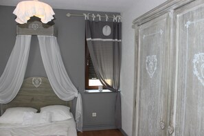 3 habitaciones, tabla de planchar con plancha y wifi gratis