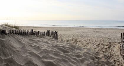 Beautiful spacious and modern apartment with sea view, classified 4 stars Ref. LGM62HTH