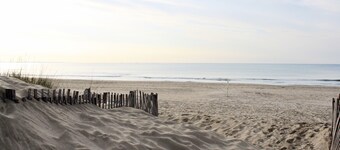 Beautiful spacious and modern apartment with sea view, classified 4 stars Ref. LGM62HTH