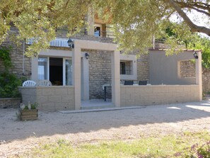 Terrace/patio - Scenery and tranquility guaranteed facing Mont Ventoux (La Roque-Sur-Pernes)
