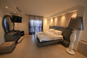 5 bedrooms, free WiFi, bed sheets