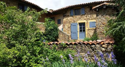 Tastefully renovated old stone farmhouse - heart of Monts du Lyonnais mountains