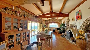 Interior - Detached stone house with swimming pool and ponds (Lussan)