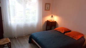 3 bedrooms, iron/ironing board, travel crib, free WiFi