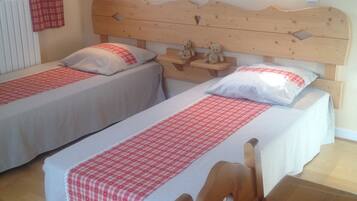 2 chambres, bureau, fer et planche à repasser, Wi-Fi