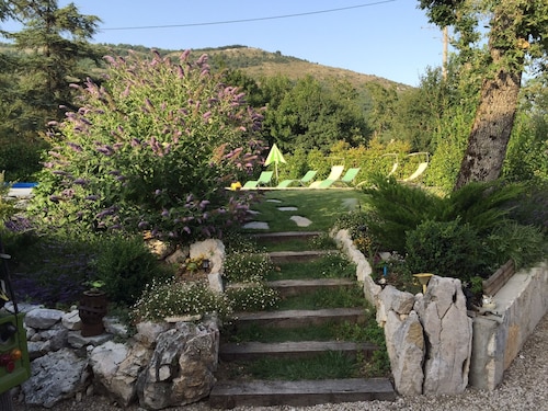 New BBC Villa with pool - Garden - Parking - in a Provencal town