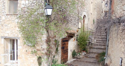 Duplex apartment in the medieval part of Bauduen